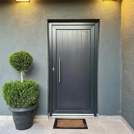 Theoni Luxury شقة كالافريتا