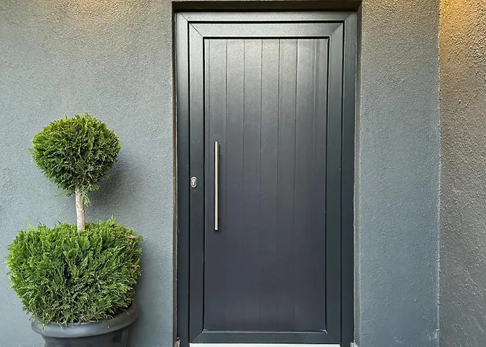 Theoni Luxury 아파트 칼라브리타